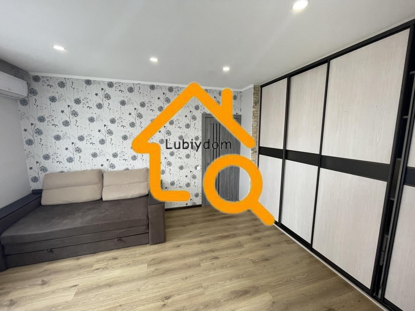 Rental Apartment in Molodizhnyi Mistechko Complex with Developed Infrastructure