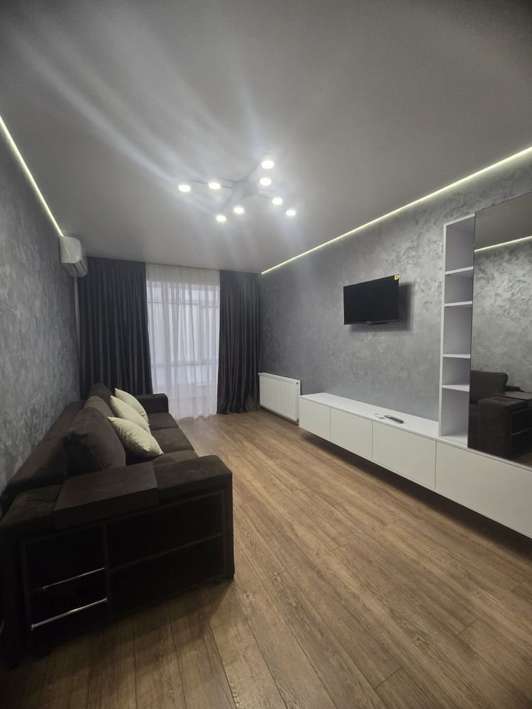 Spacious 2-room apartment in city center with modern design
