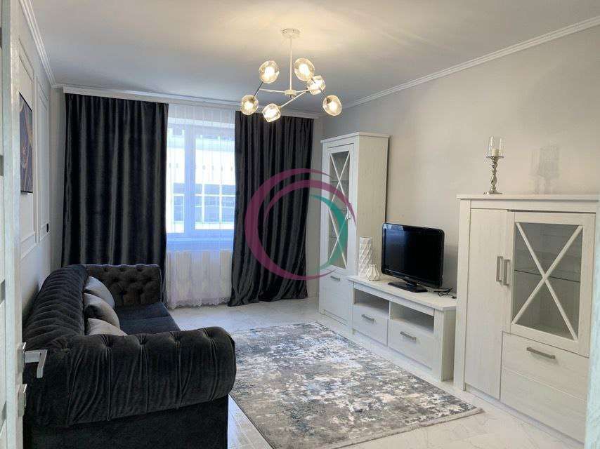 Modern 2-Bedroom Apartment with Designer Finishes