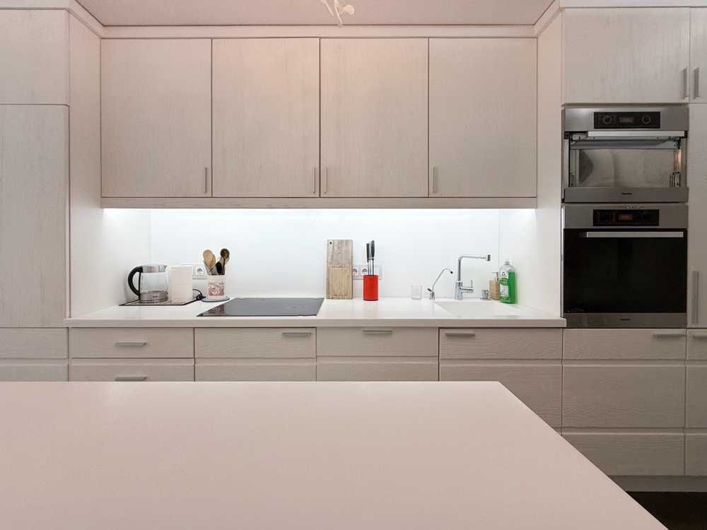 Spacious 3-Room Apartment in Kyiv's Pechersk District