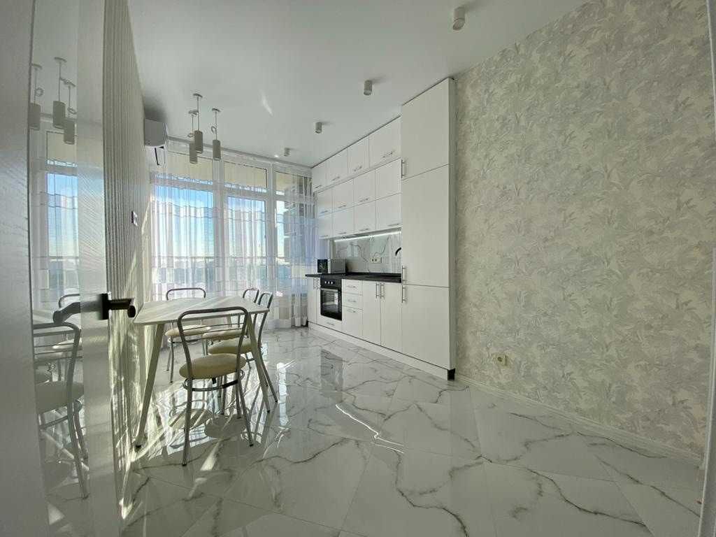 Bright 2-room apartment in Arcadia with sea view, 22nd floor