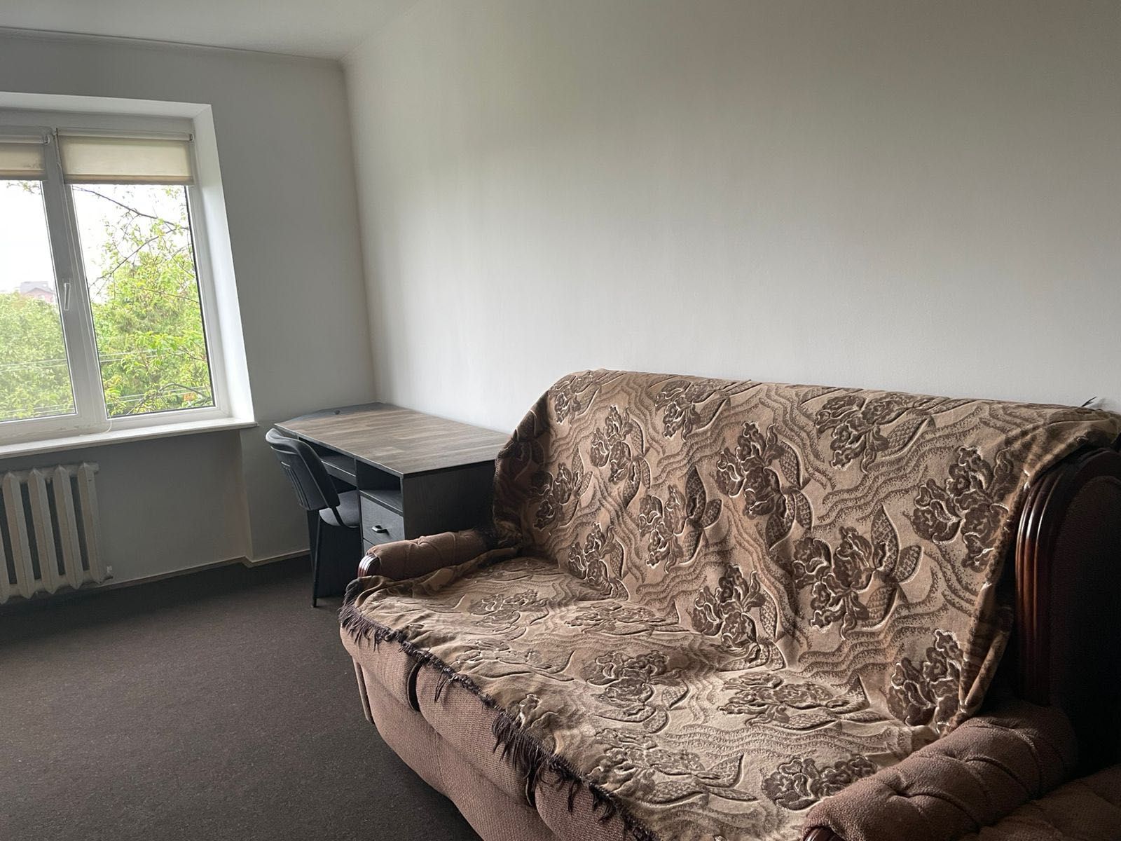 2-Room Apartment on Mykolaichuka Street, Good Condition, Separate Rooms