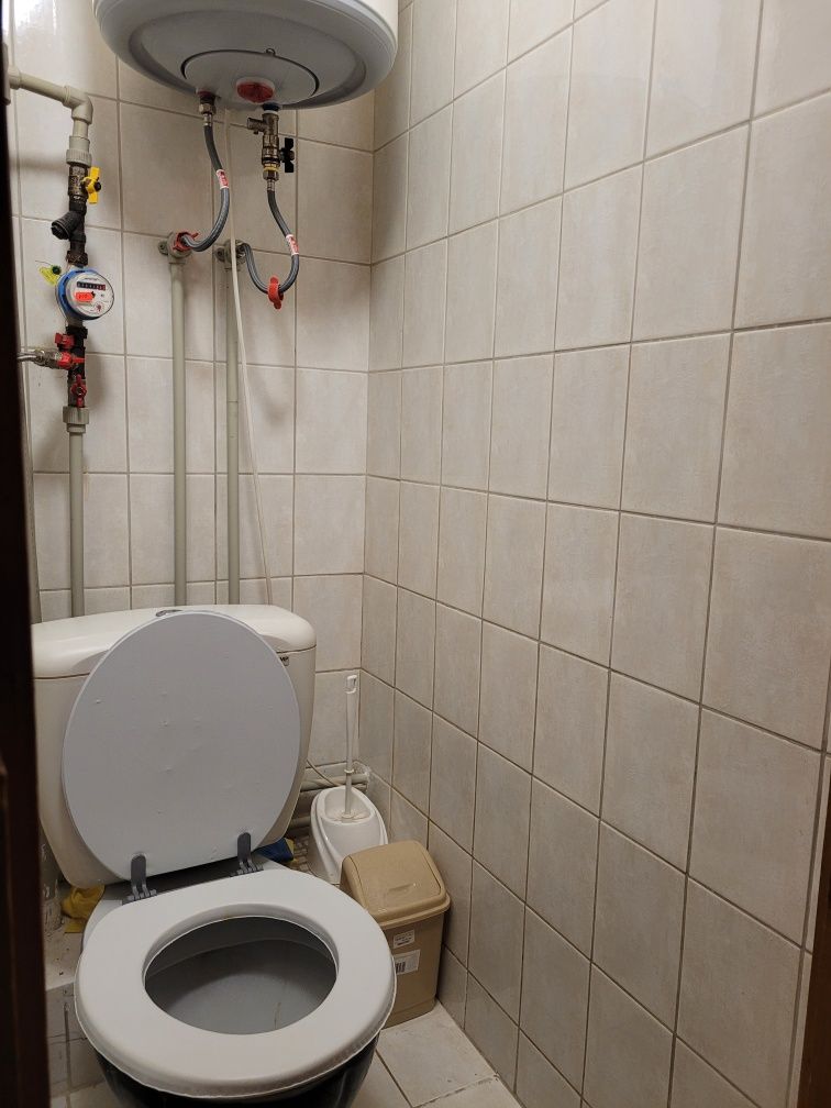 2-Room Apartment on Khotkevycha Street Near ATB, Park, and River
