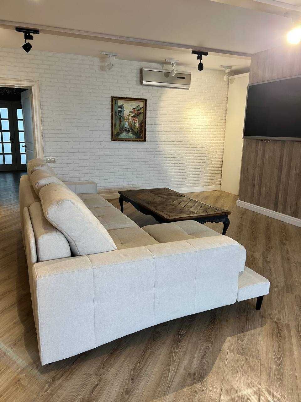 Exclusive 150m² 2-Bedroom Apartment near Poznyaki Metro