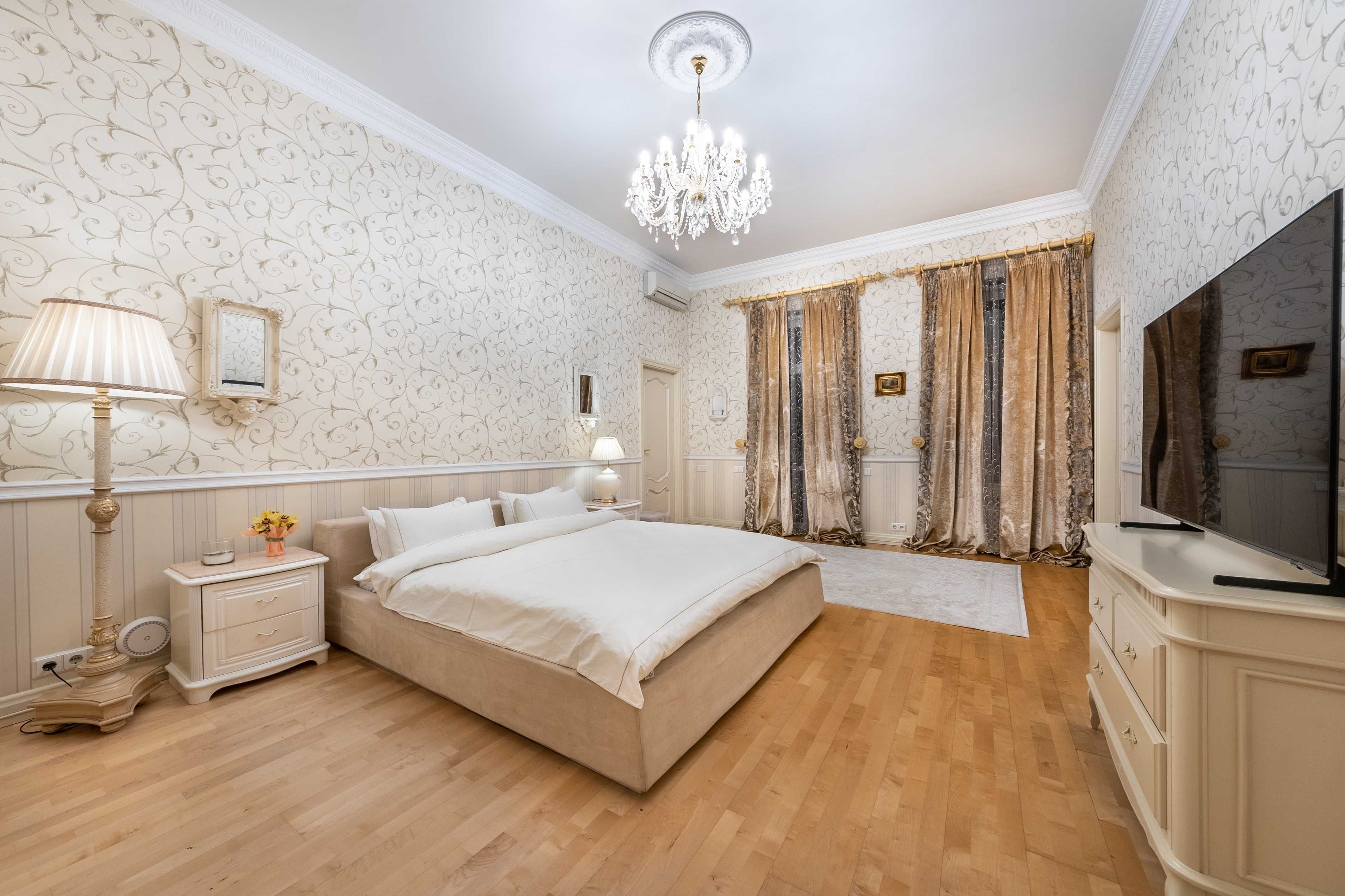 6-Room Apartment in City Center near Shevchenko Park