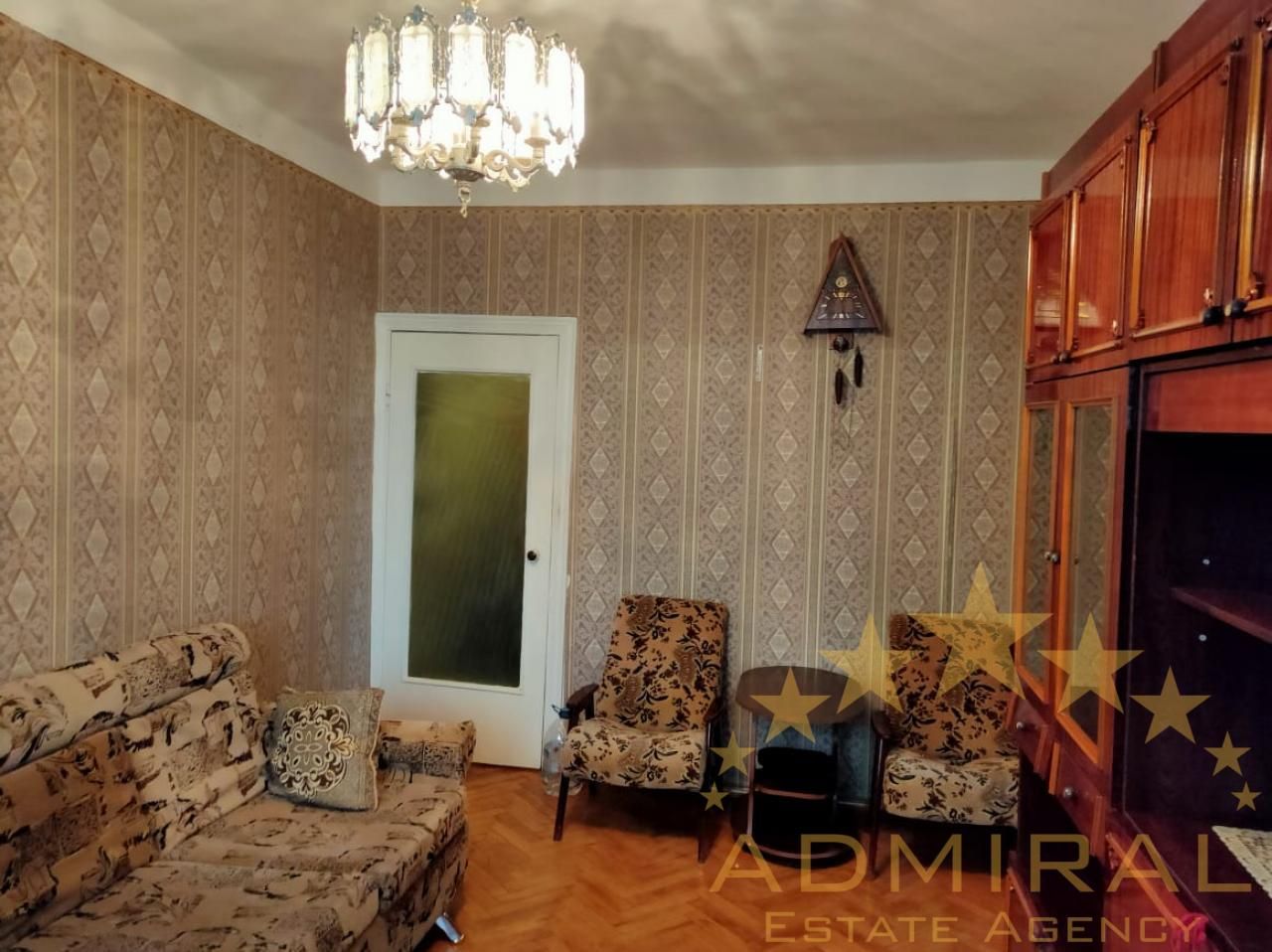 Furnished 2-bedroom apartment with gas stove