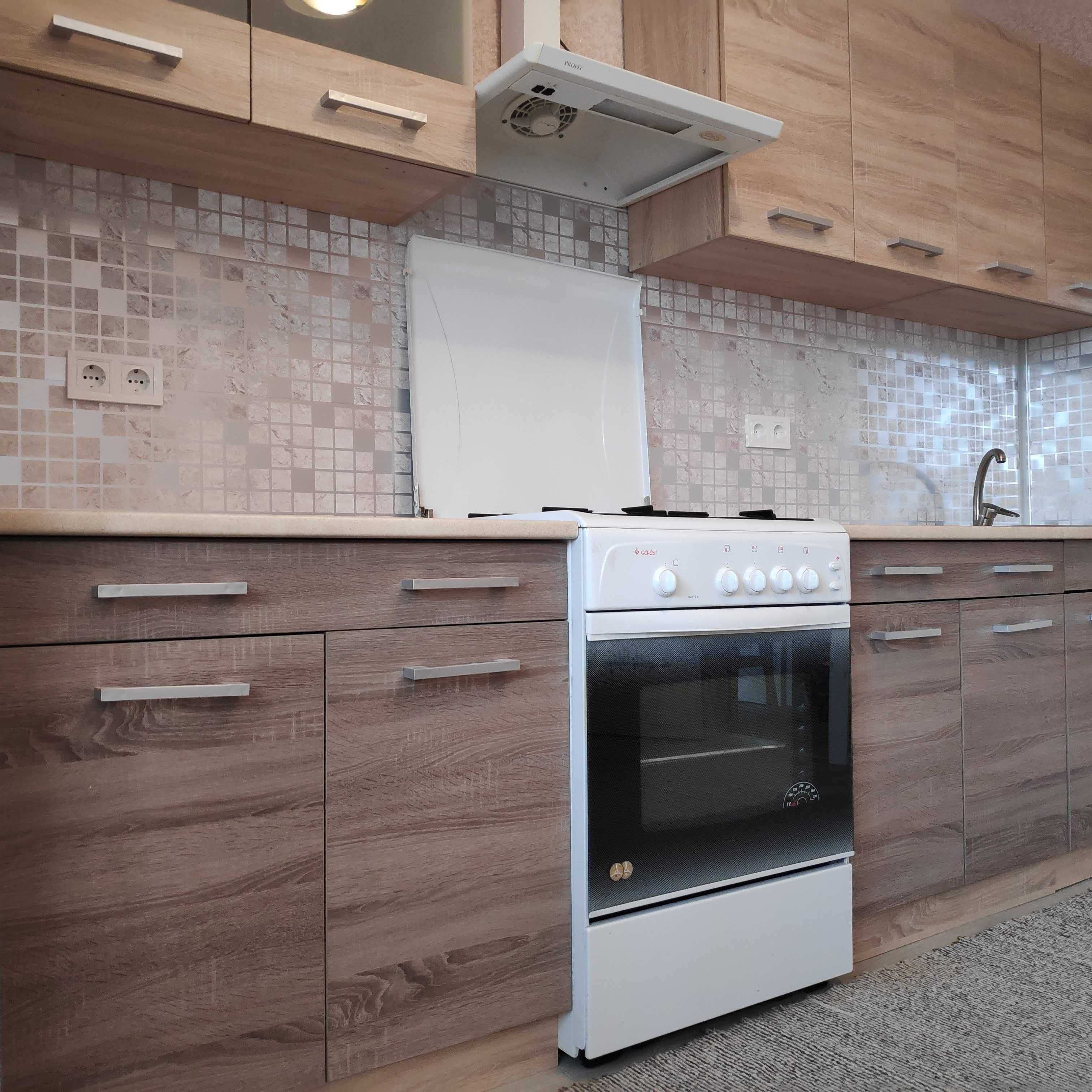 Warm Apartment Near Lake with Modern Kitchen