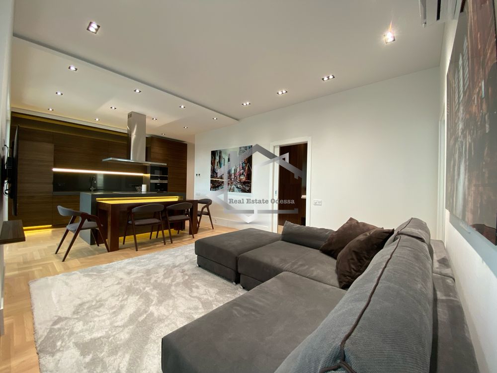 Luxury 2-Bedroom Apartment with Panoramic Windows in Chkalov Tower Complex