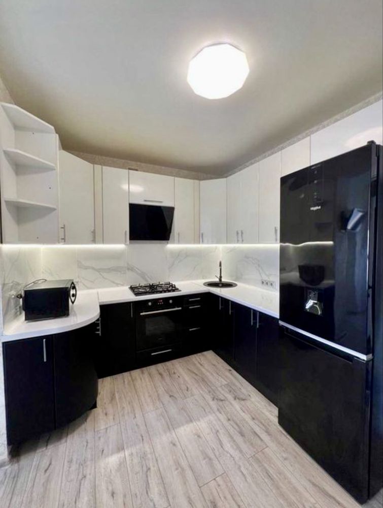 2-Room Apartment in Sophiivska Sphere Complex with Designer Interior