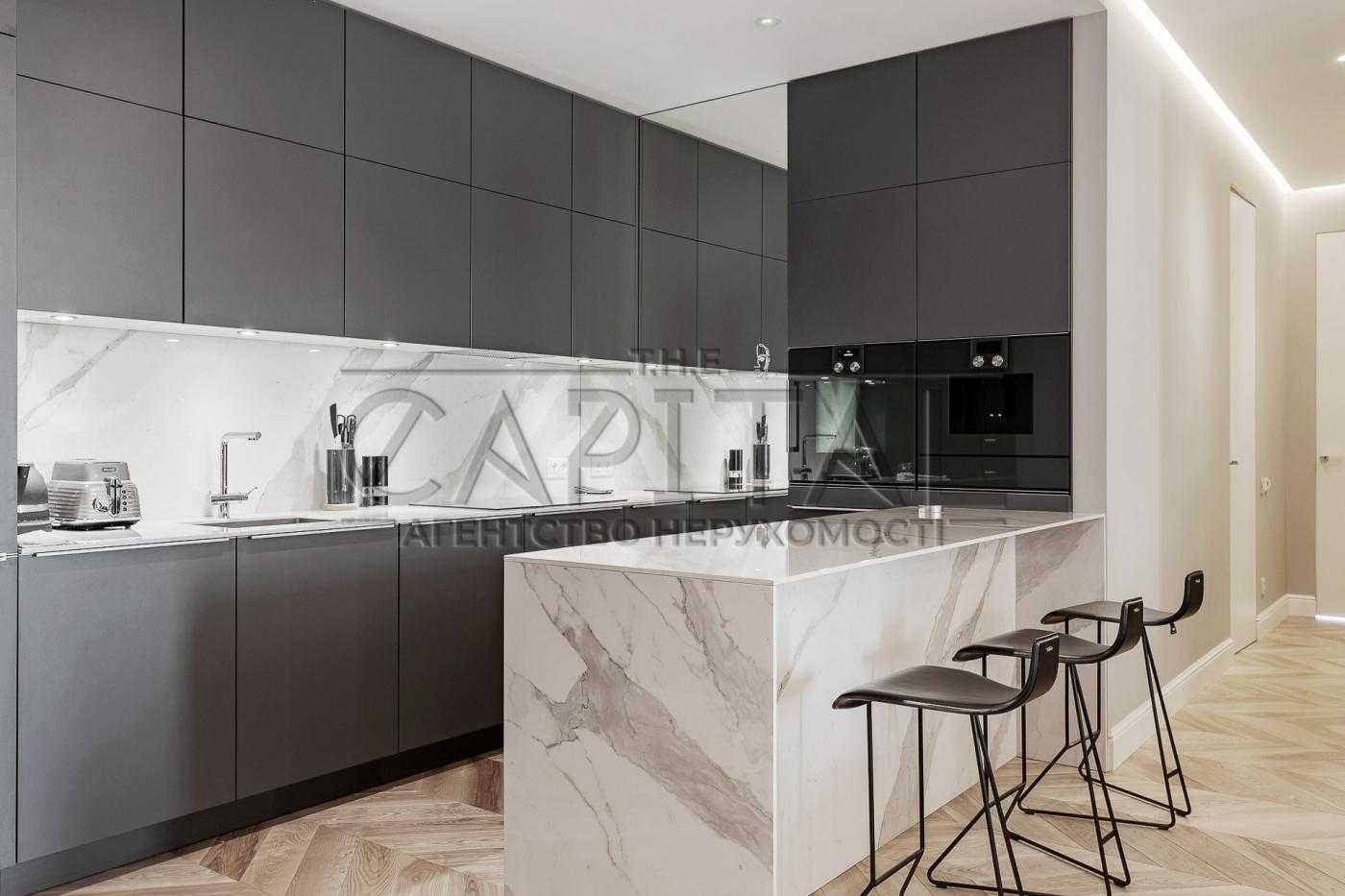 Spacious 3-bedroom apartment in Skyline residential complex