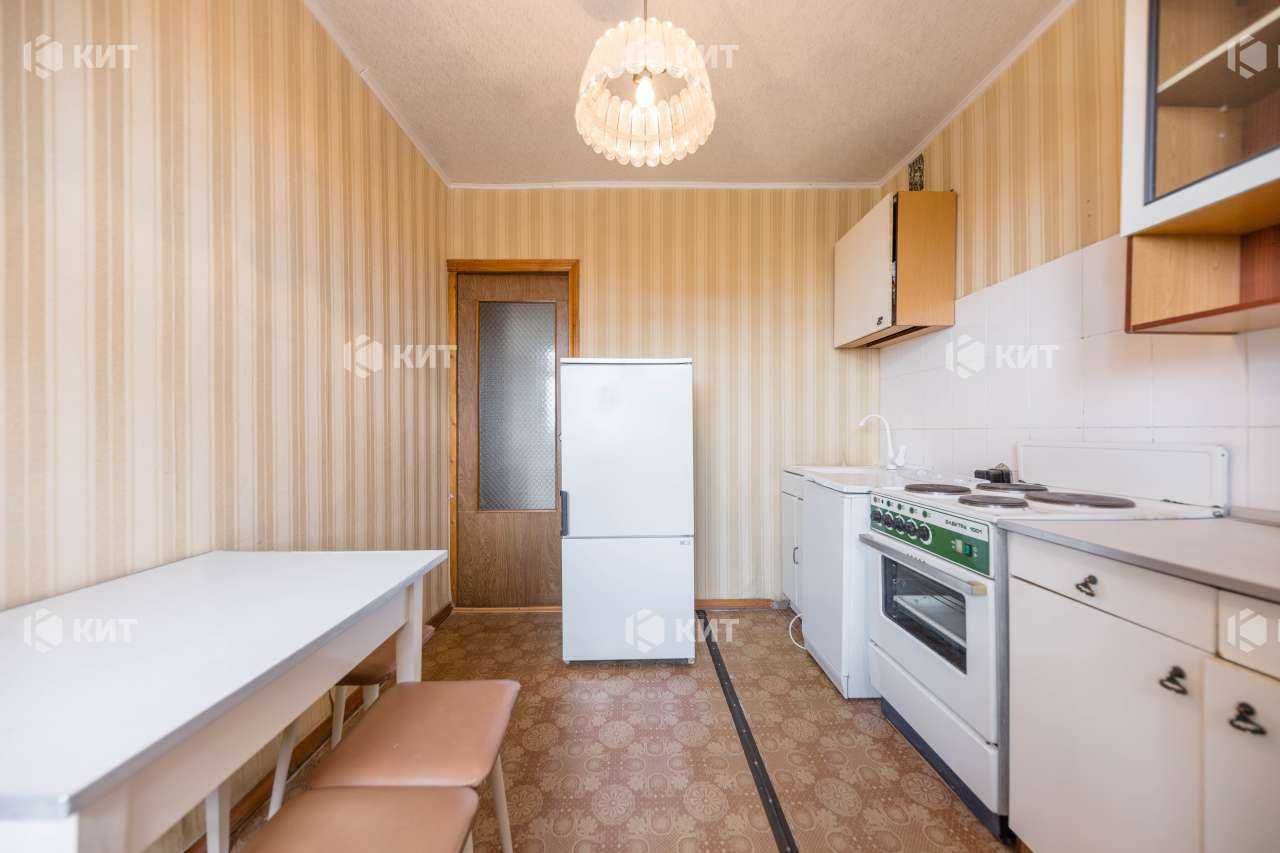 Spacious 35m² Apartment on Selianska Street, 8th Floor