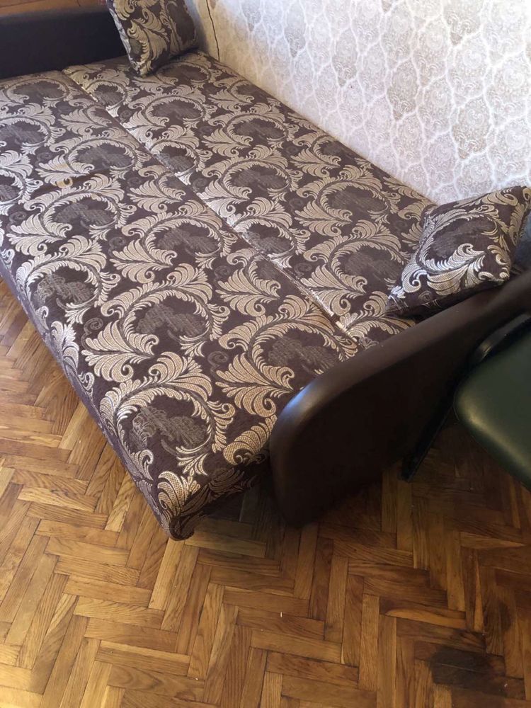 1-Room Apartment near Livoberezhna Metro, Comfortable Location