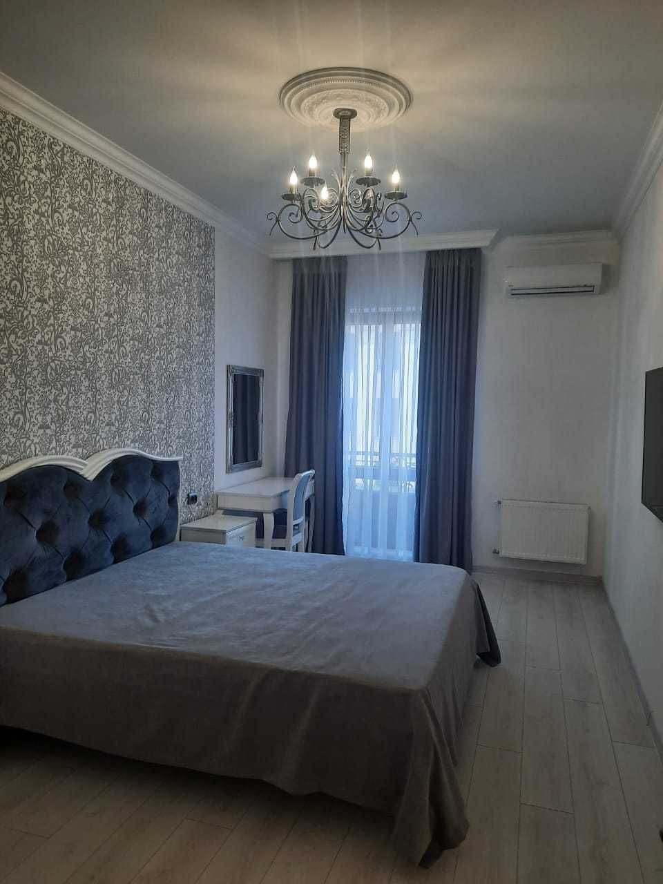 Spacious One-Bedroom Apartment with Designer Interior
