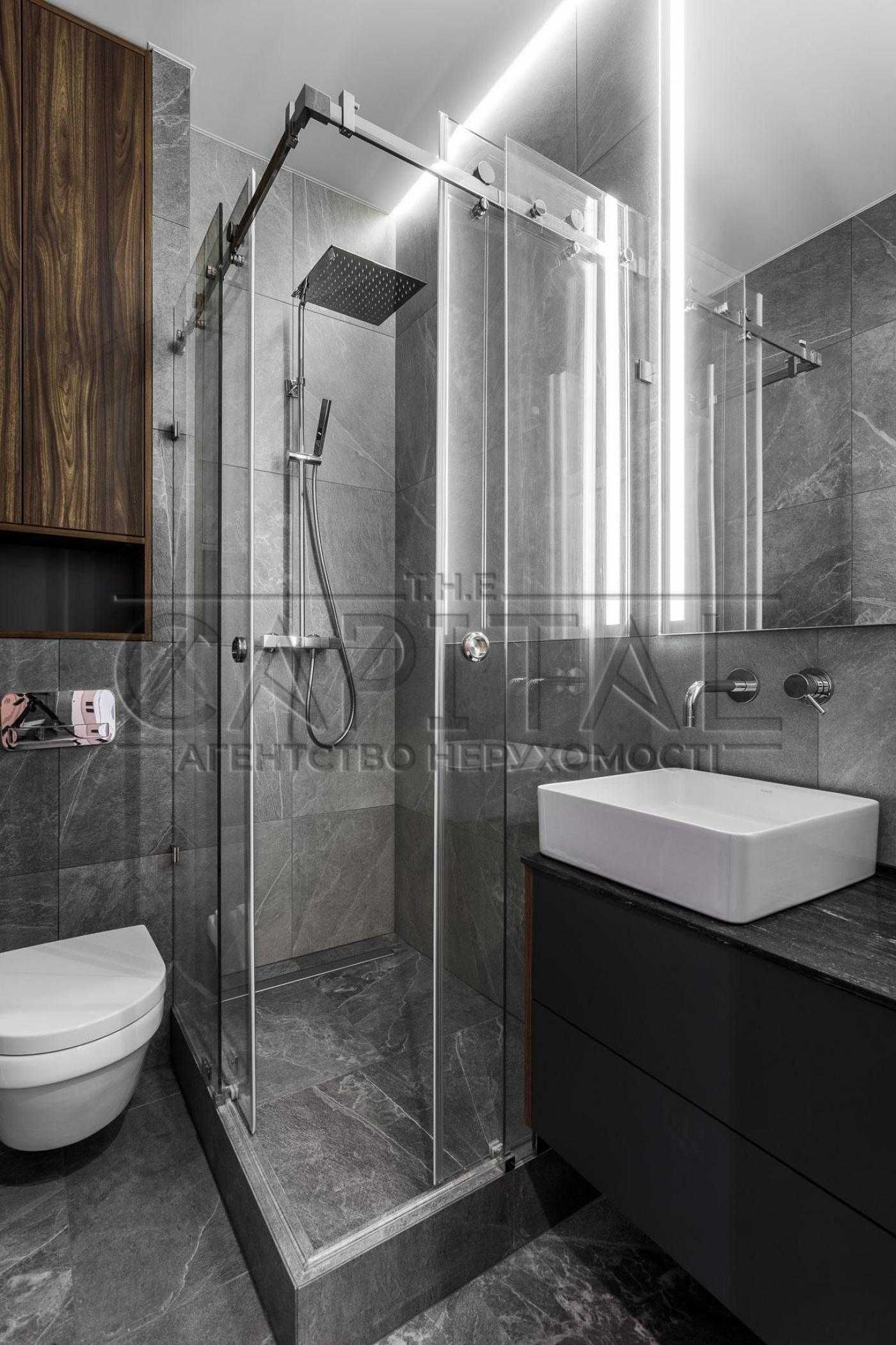 Prestigious Apartment in Prestige Hall Complex with High-Quality Renovation