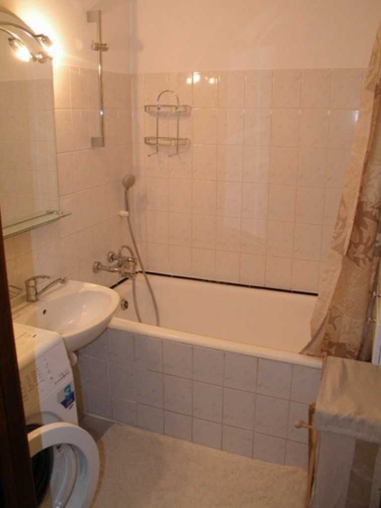 Modern Apartment Near Metro with Full Amenities