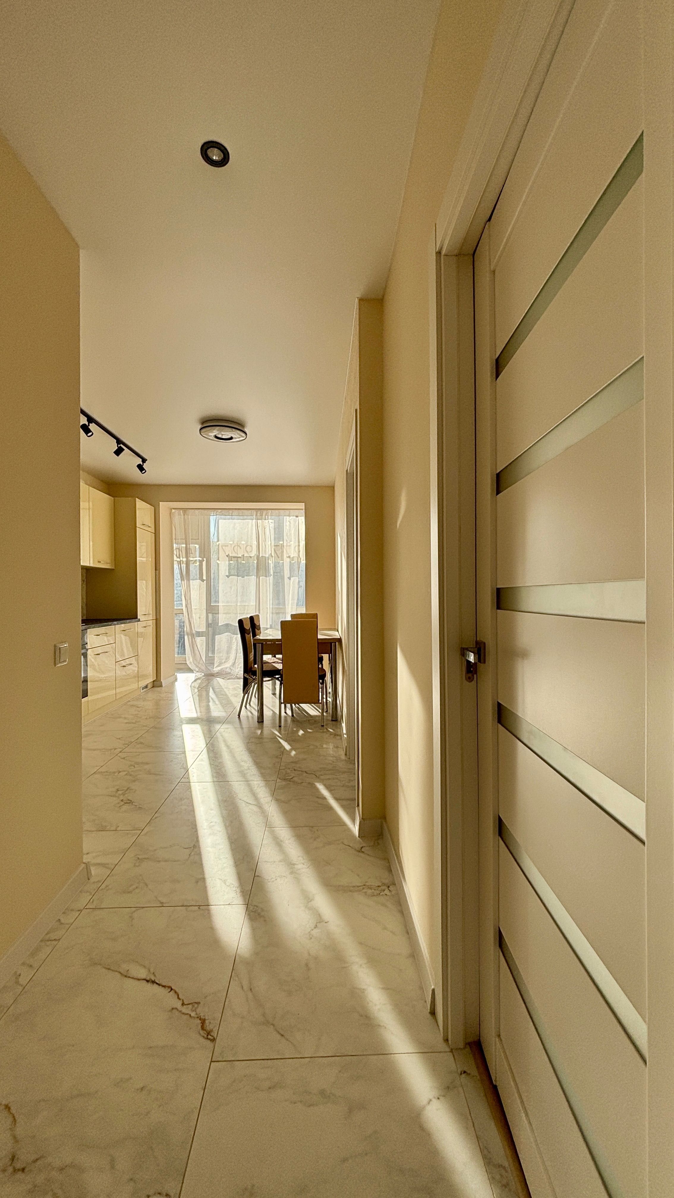 Spacious Modern Apartment Near City Center