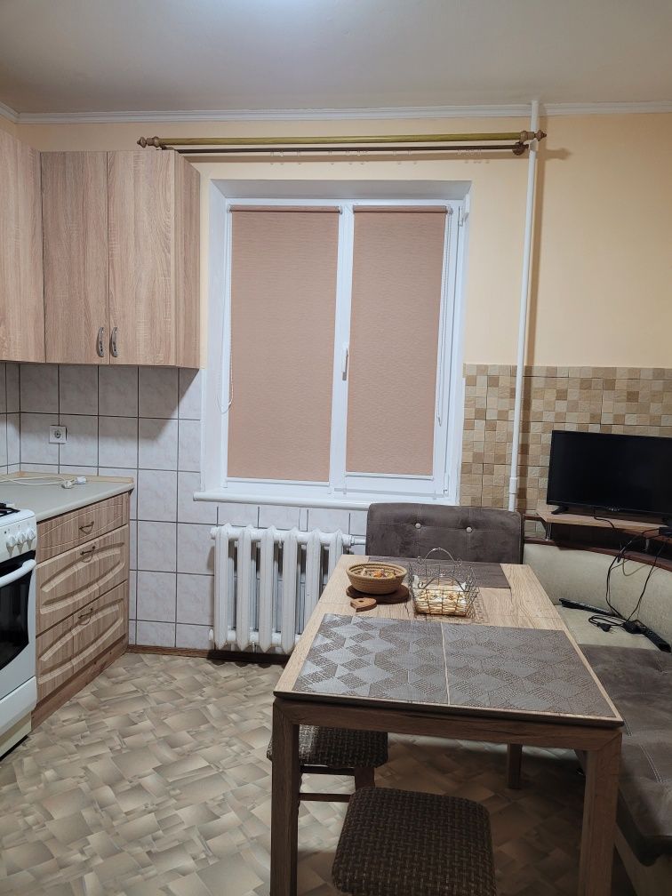 2-Room Apartment on Khotkevycha Street Near ATB, Park, and River