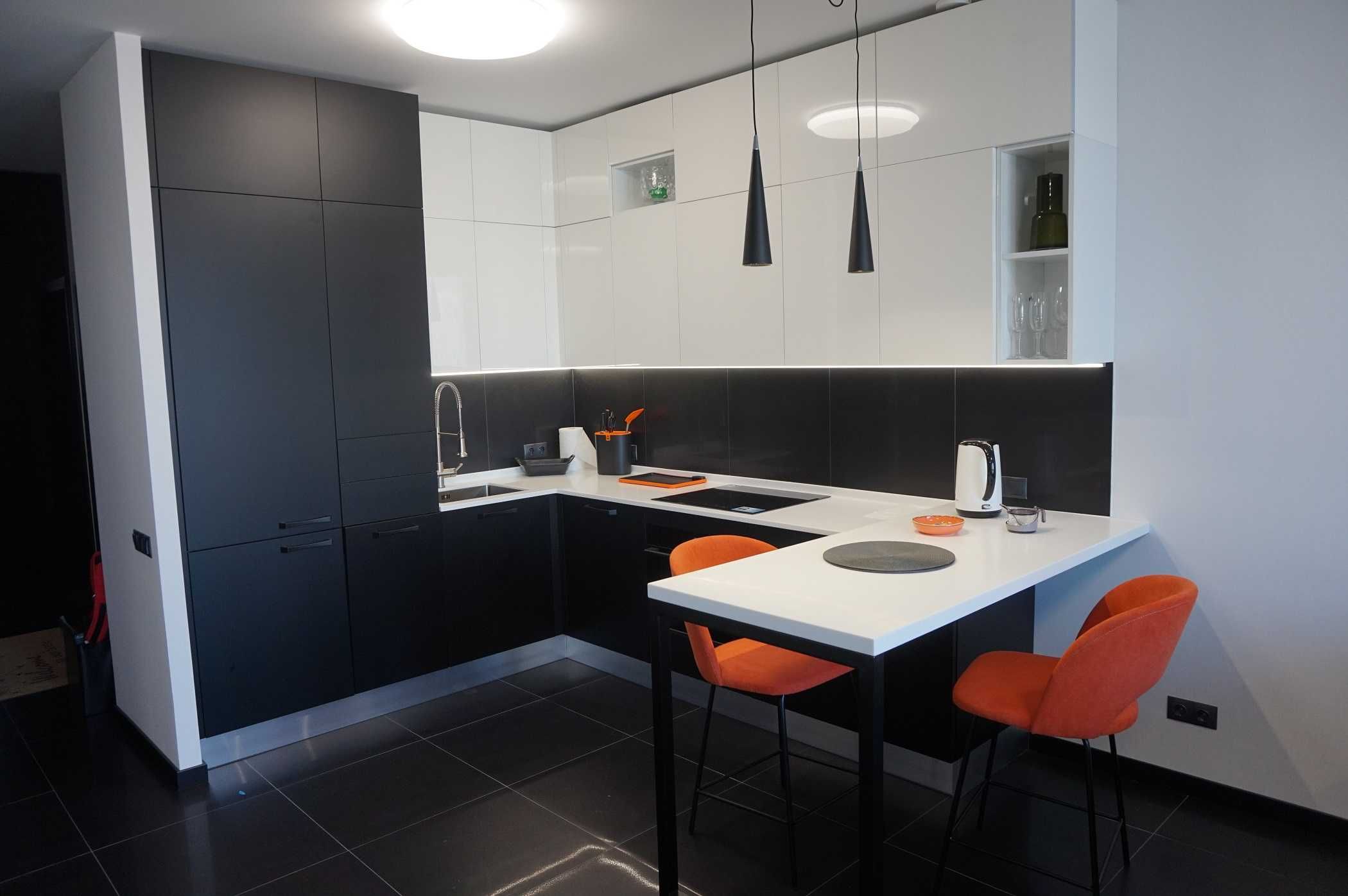 1-bedroom apartment near Slavutych metro with exclusive renovation