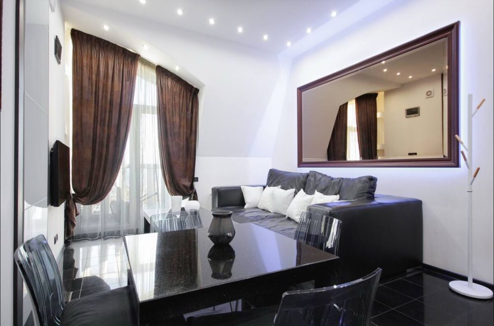 Stylish Studio Apartment near Park Shevchenko and Sea