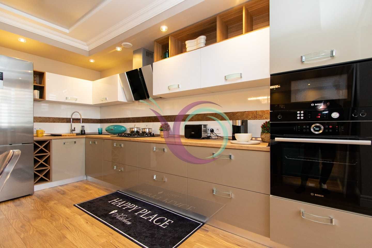 2-Room Designer Apartment in City Center with Individual Gas Heating