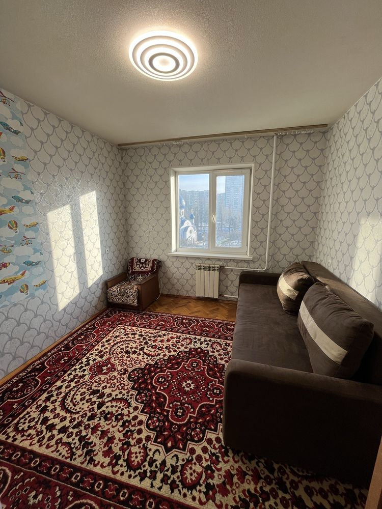 Bright 2-Bedroom Apartment with Balcony, Central Location