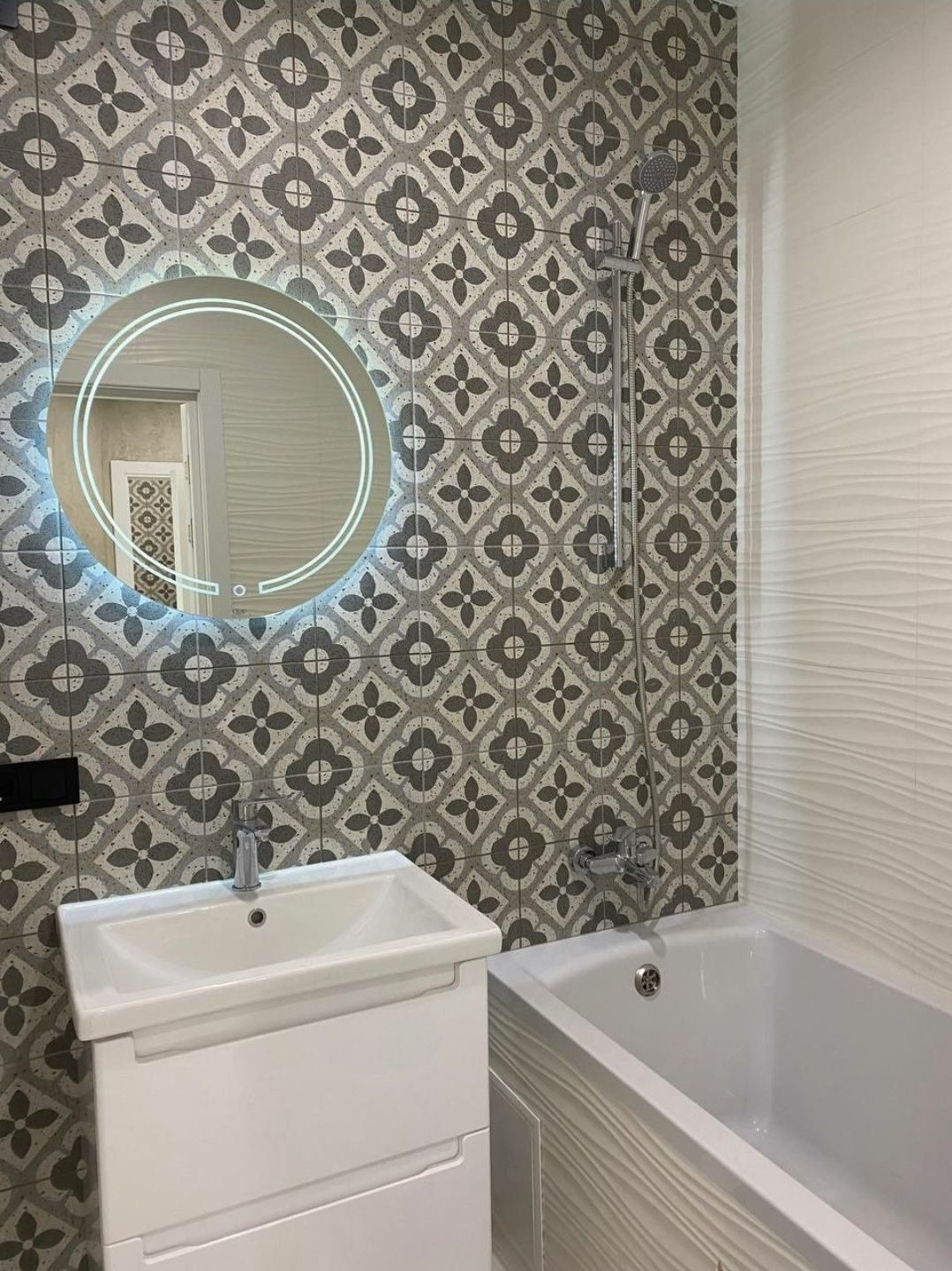 2-Room Apartment on Akademicheskaya Street, Suitable for Single Tenant
