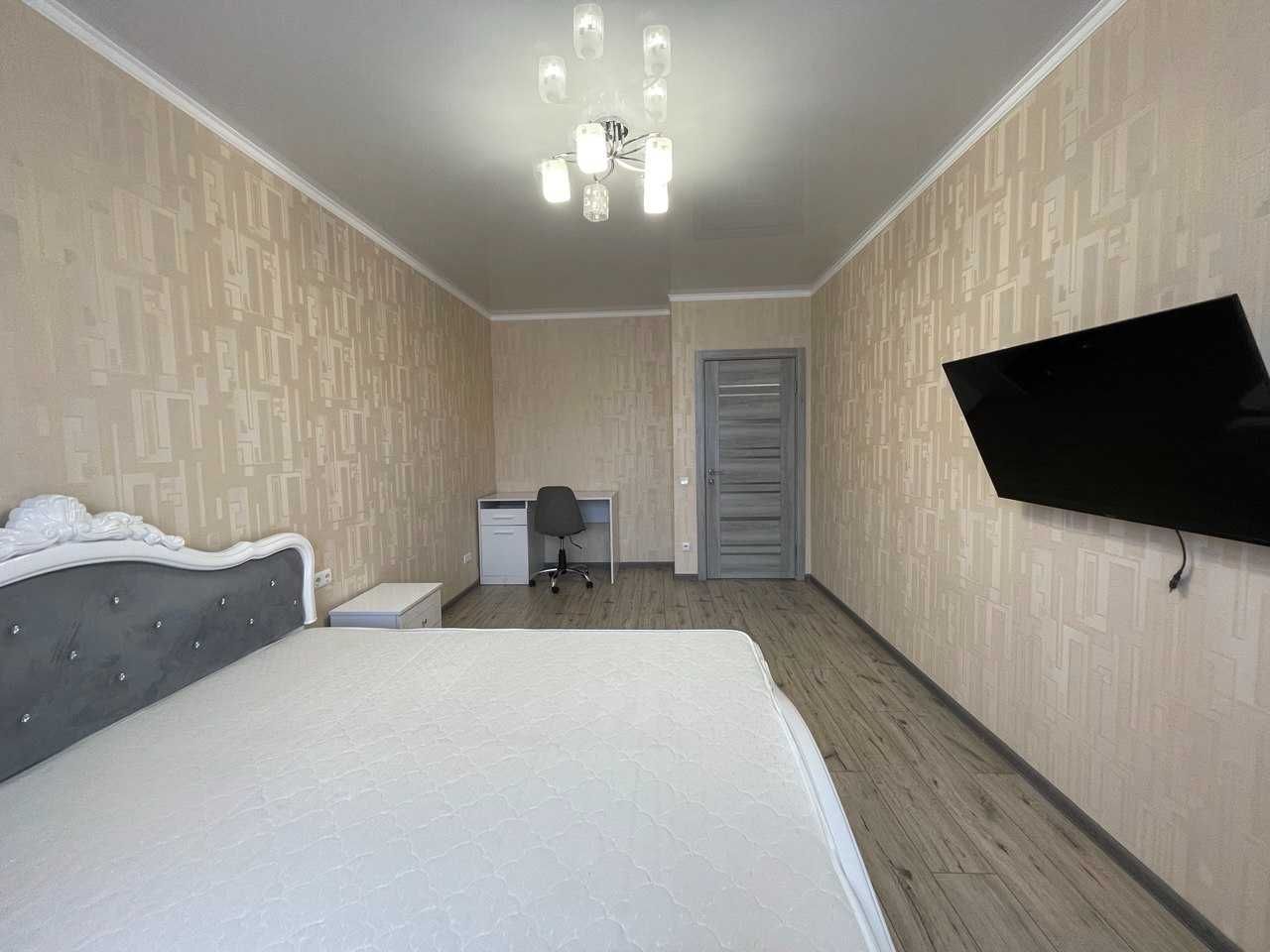 Bright Modern City Center Apartment with Full Amenities