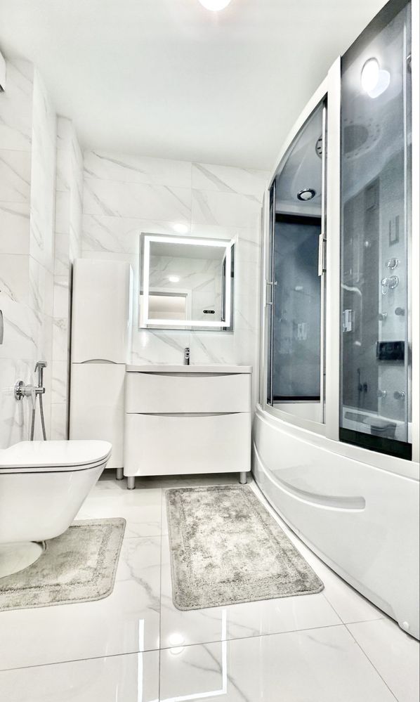 2-Room Apartment in Podil Plaza with Panoramic View of Andriyivska Church