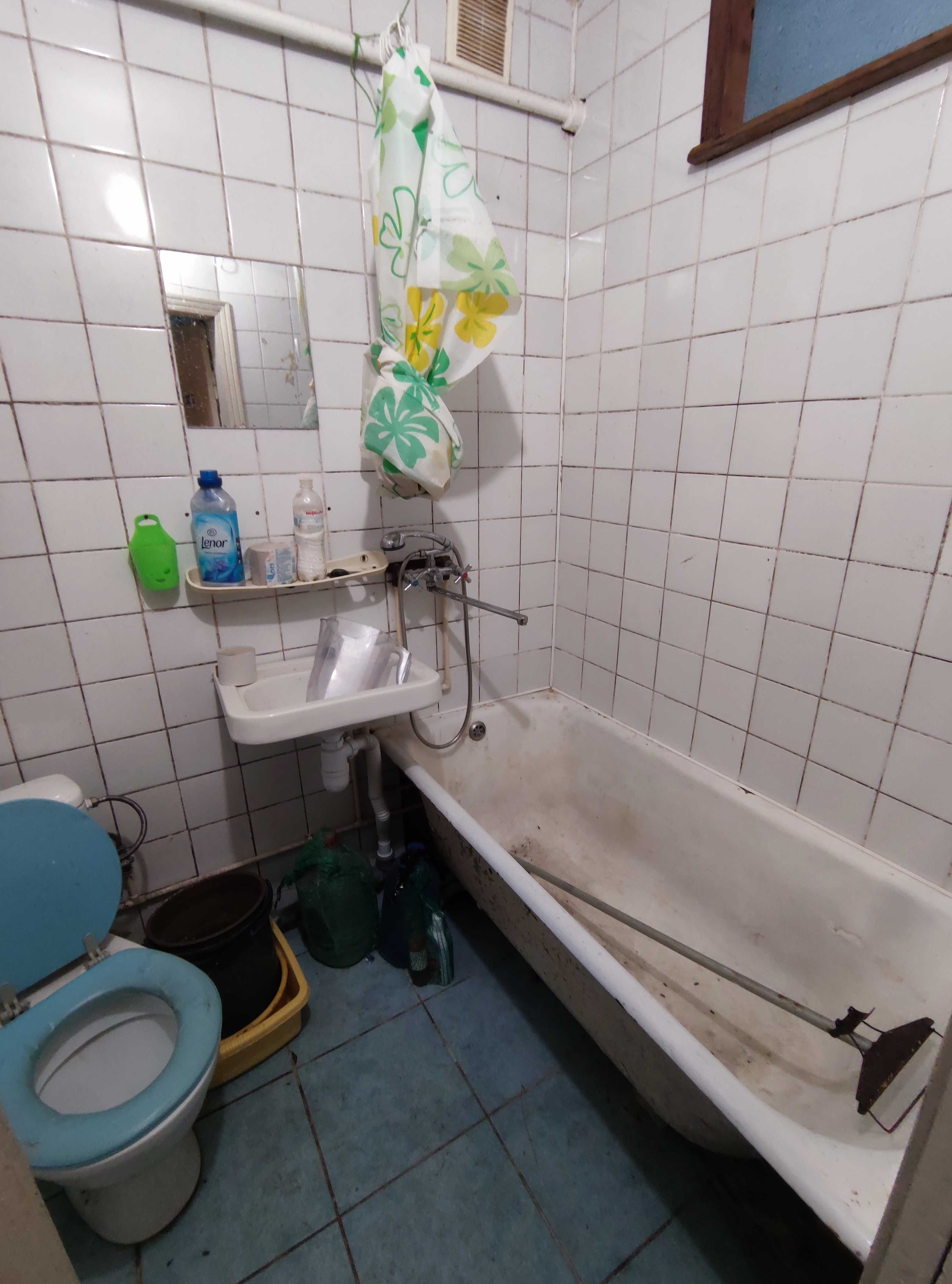 One-bedroom apartment near Victory Square with balcony