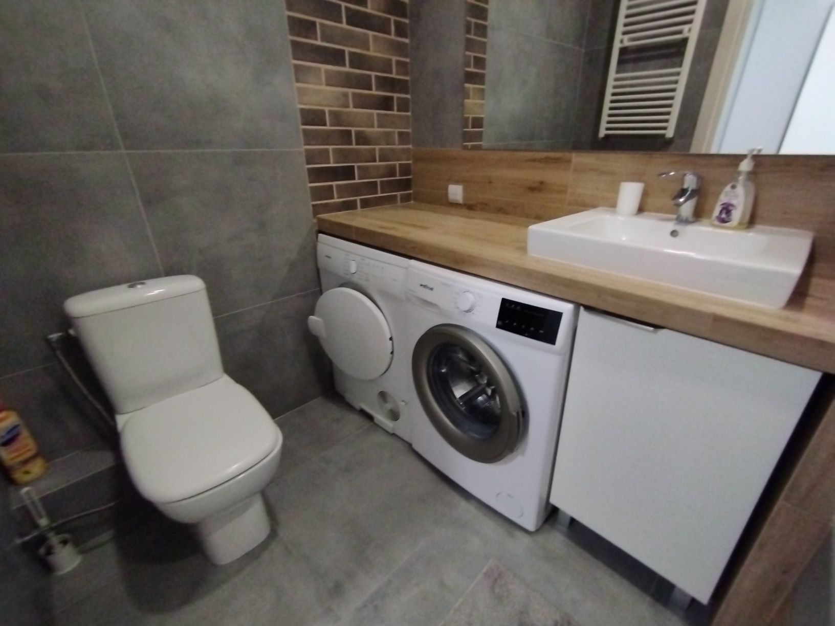 Newly renovated 1-bedroom apartment in Shevcheka Street with modern design