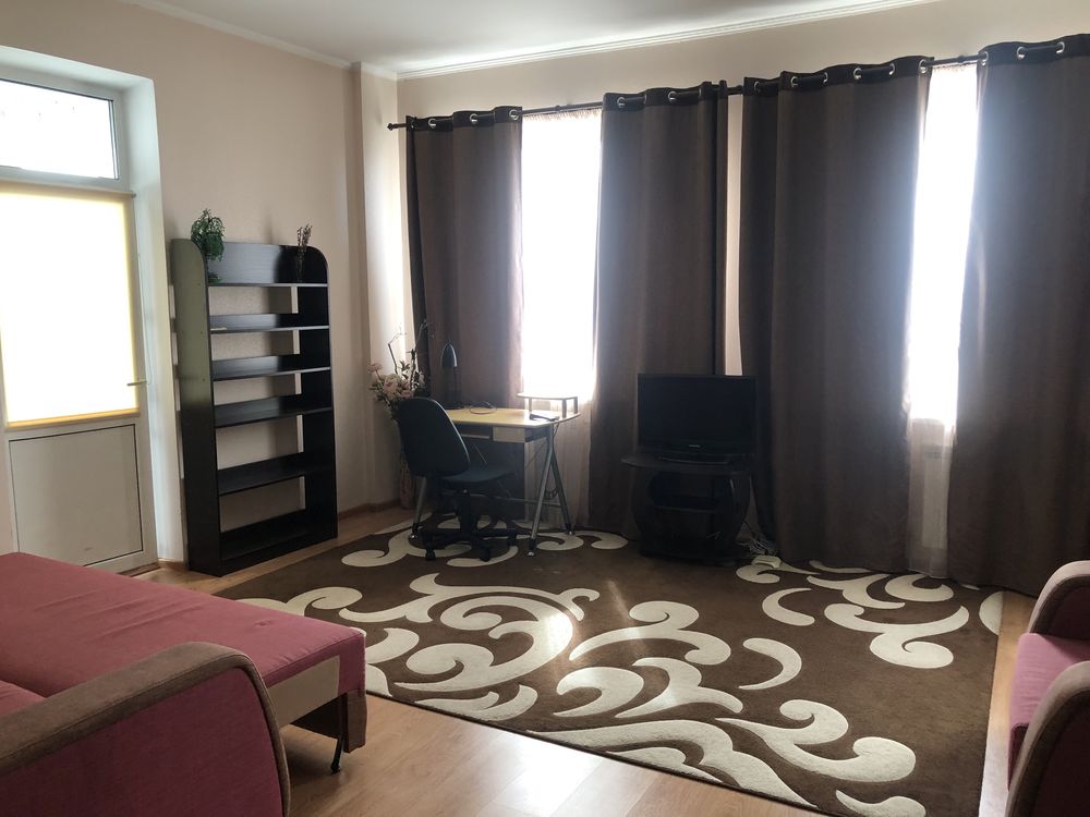 Spacious 1-bedroom apartment near Pozniaky metro