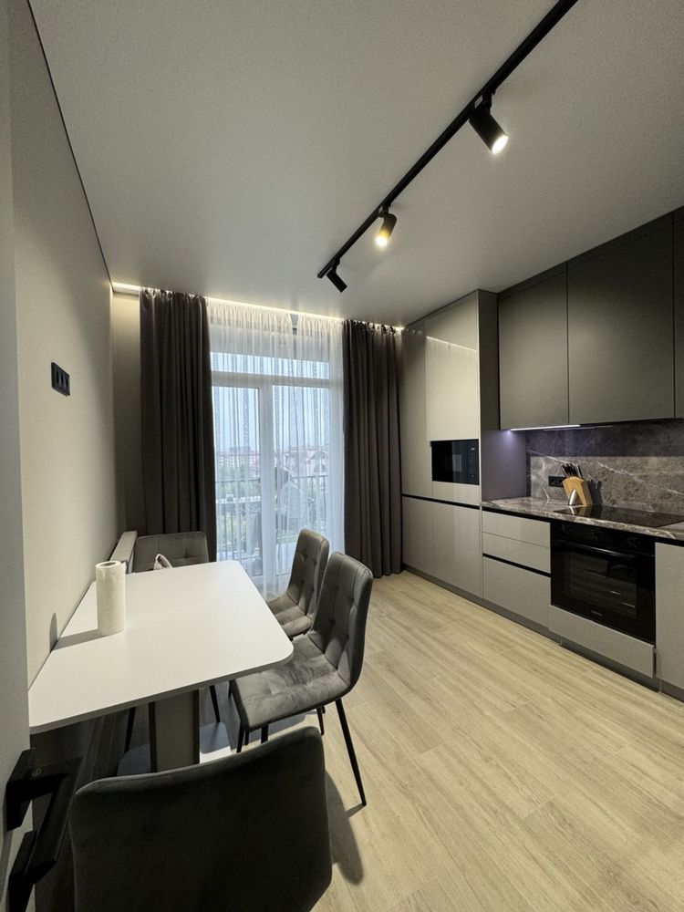 Stylish 1.5-Room Apartment in Crystal Business-Class Residential Complex