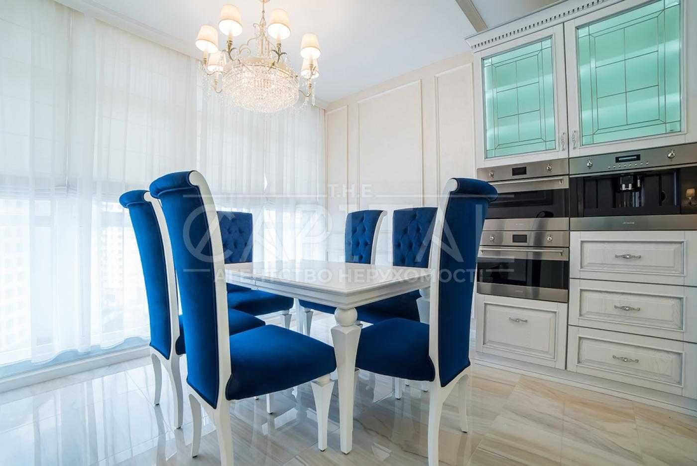 3-Bedroom Luxury Apartment in Novopechersky Lipki Complex