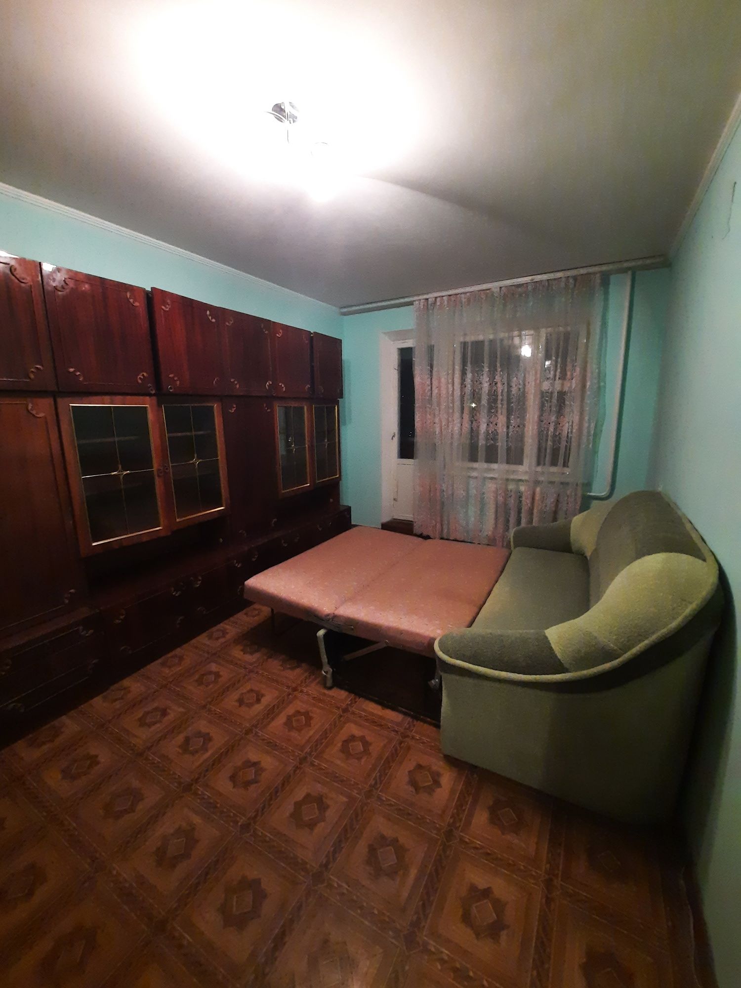 One-bedroom apartment with furnished kitchen near amenities