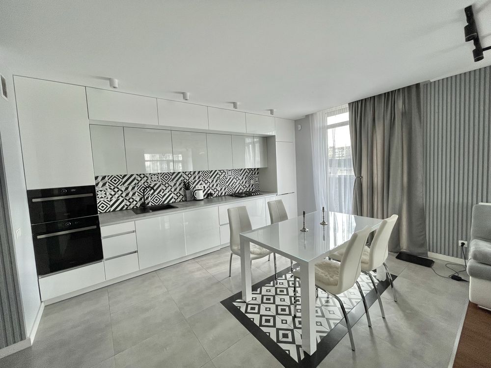 Stylish 2-Room Apartment on Chornovola in Avalon Residential Complex