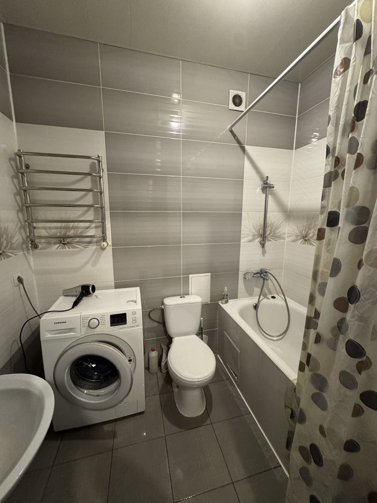 One-bedroom apartment in city center with park nearby