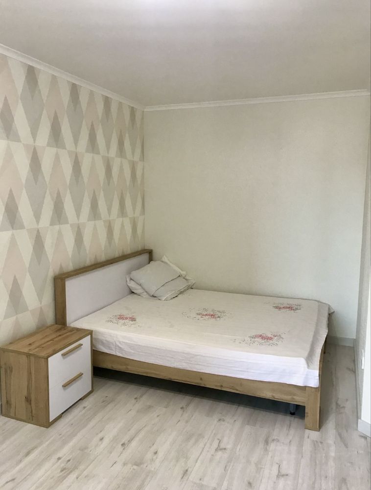 Spacious 1-room apartment in Uiutnyi Kvartal complex