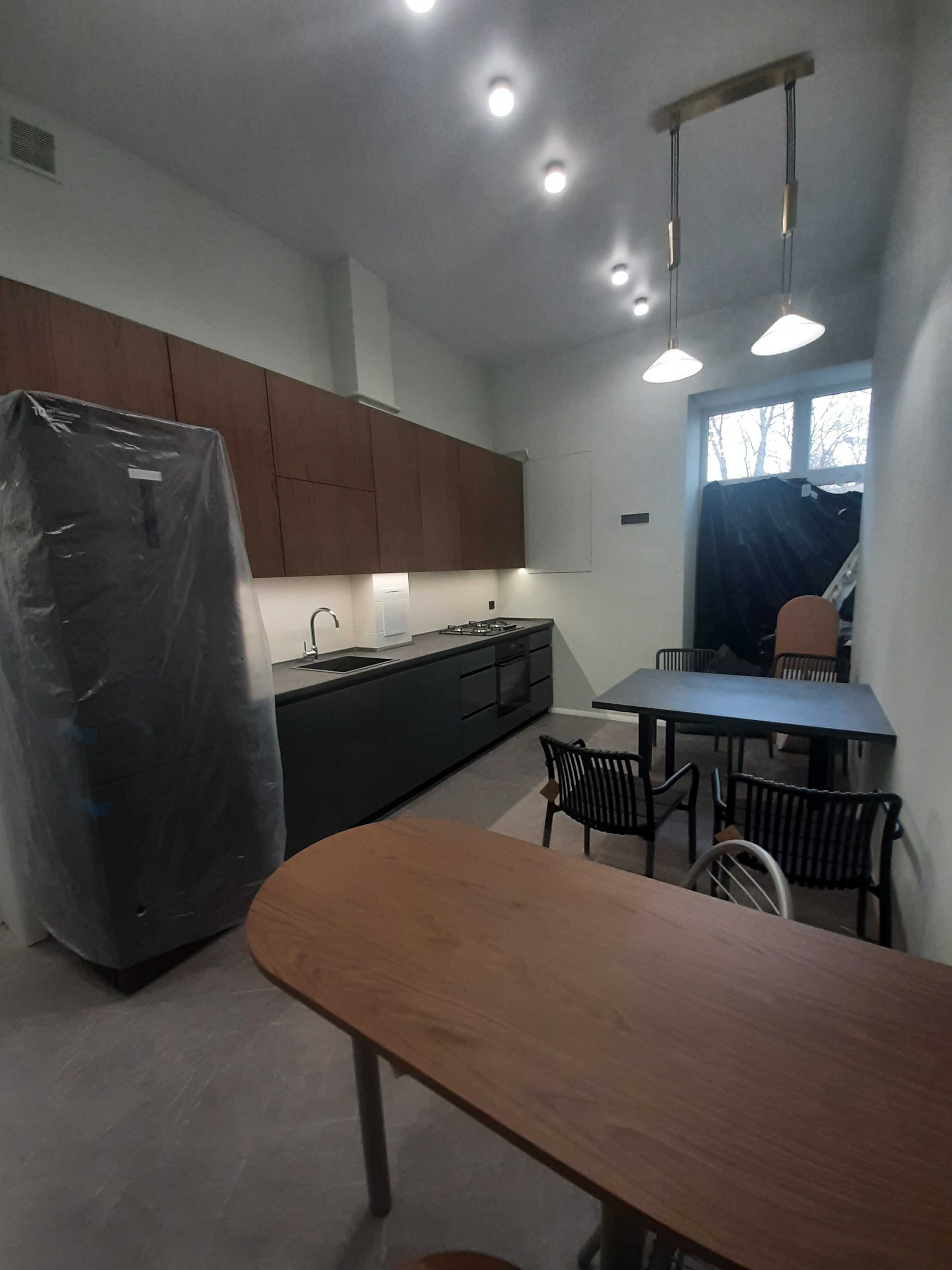 Modern Apartment Near Polytechnic Institute with Parking