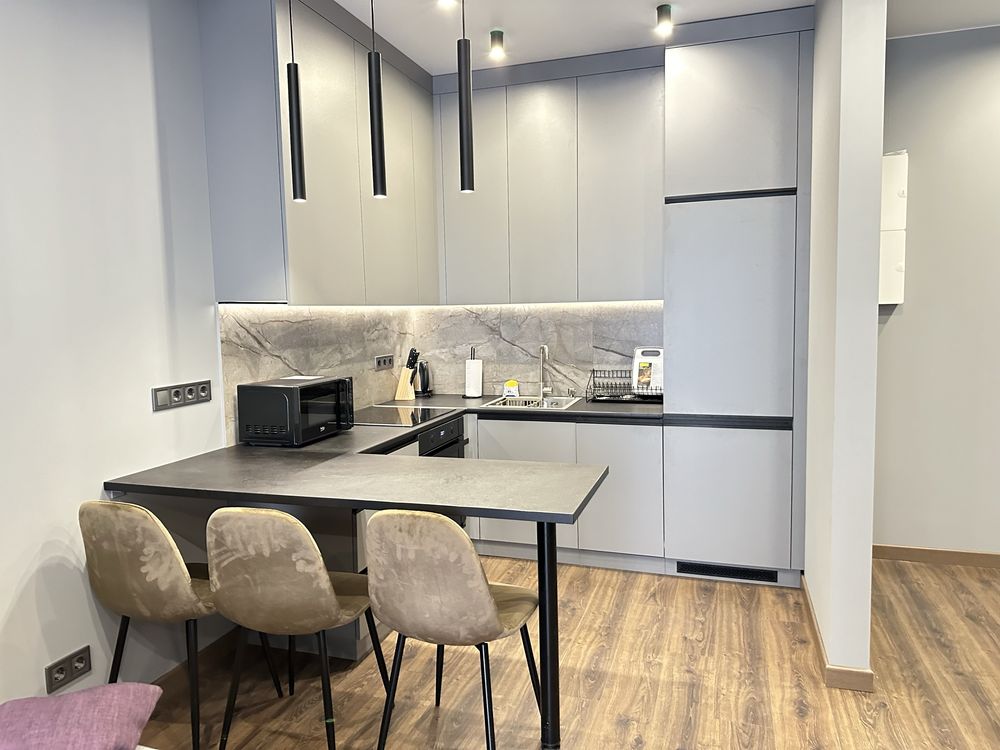 Spacious One-Bedroom Apartment with Modern Design in Nova Anglia Complex