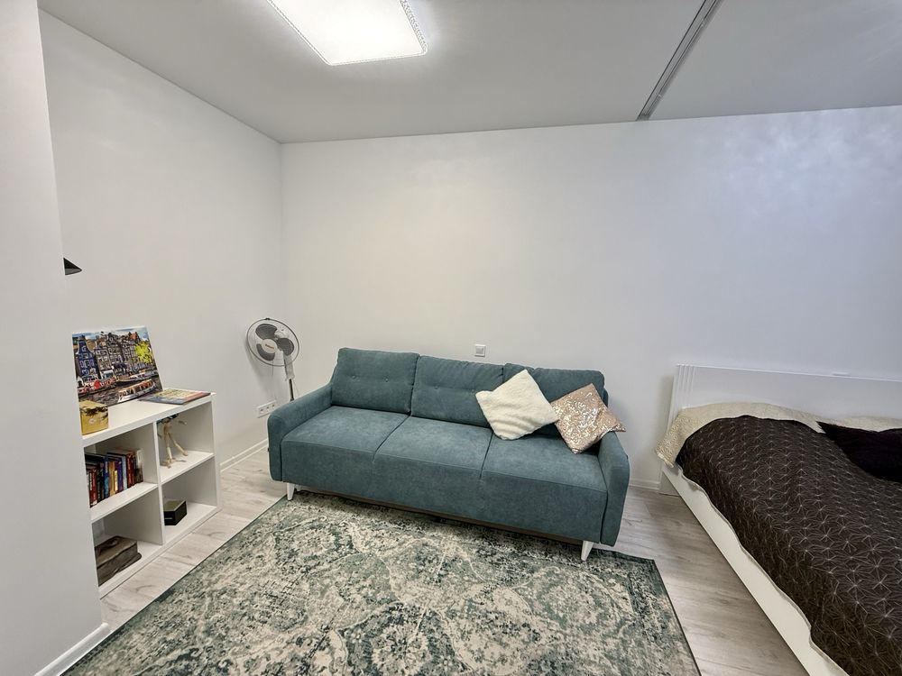 1-Bedroom Apartment in Avalon Complex, Chornovola Street
