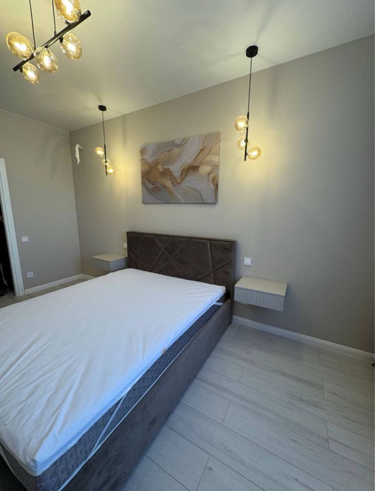 Modern Apartment with Designer Interior and Full Amenities