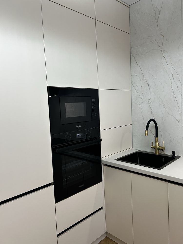 Stylish 1-Bedroom Apartment in Park Land Complex