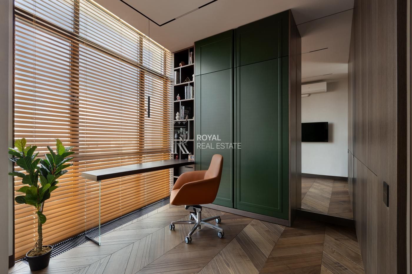 3-Bedroom Designer Apartment in Park Avenue VIP Complex, Kyiv