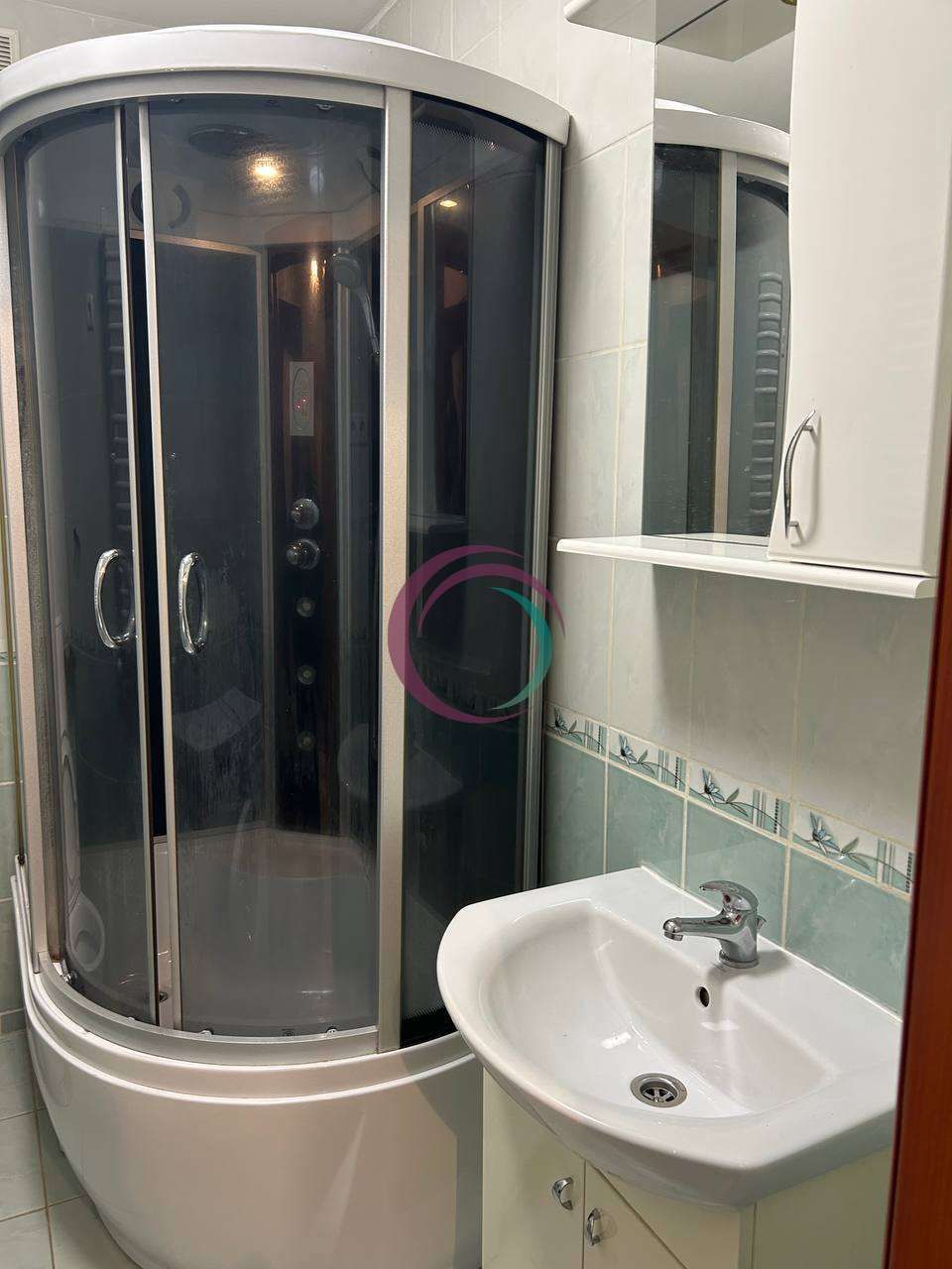 Spacious Apartment with Modern Kitchen on 11th Floor