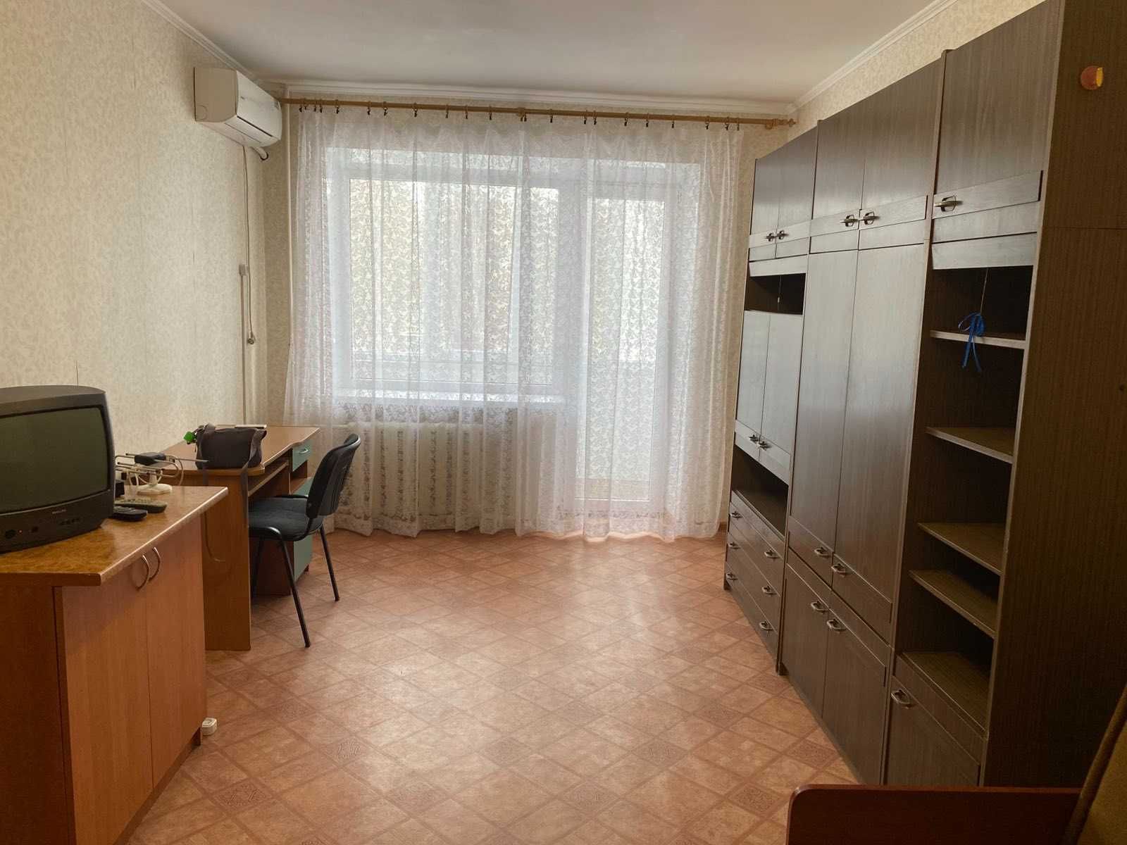 Cozy One-Bedroom Apartment with Balcony Near Market