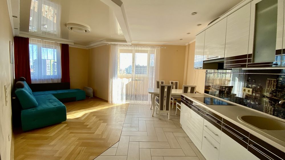 Modern 2-Bedroom Apartment with Designer Kitchen