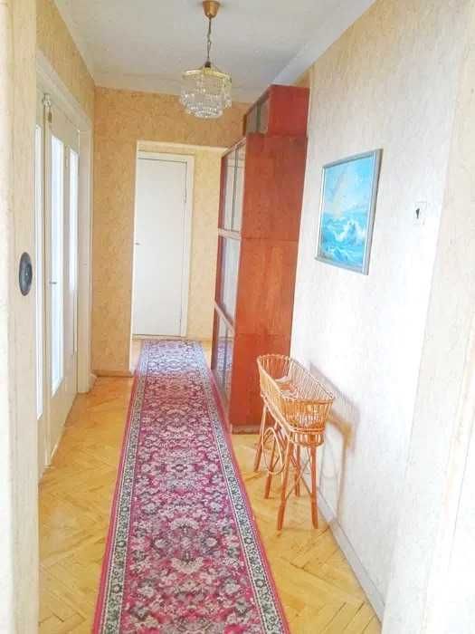 2-Room Apartment Near Railway Station in Solomenska