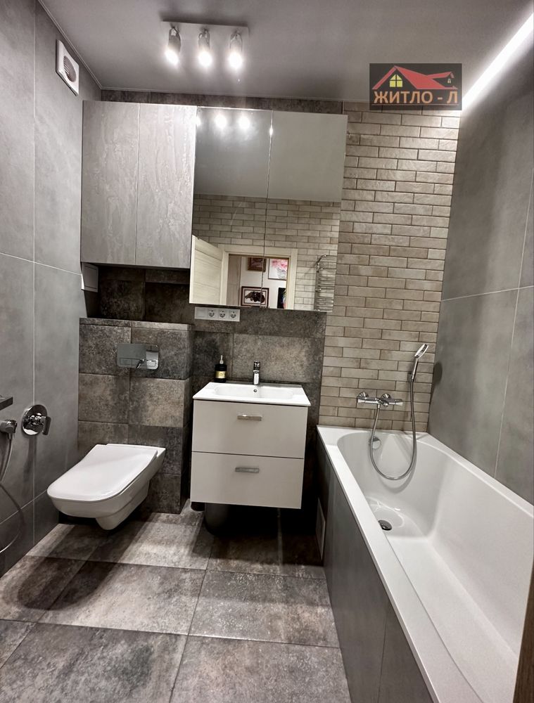 Stylish 3-Room Apartment in Semycvit Complex near Opera Theater