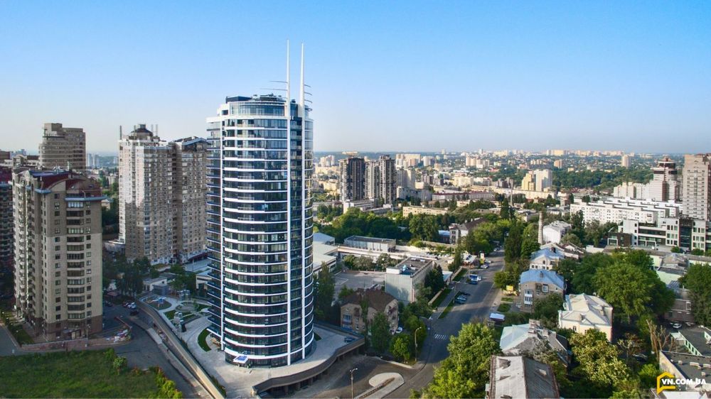 Luxury 4-Room Apartment in SkyLine Complex, Kyiv