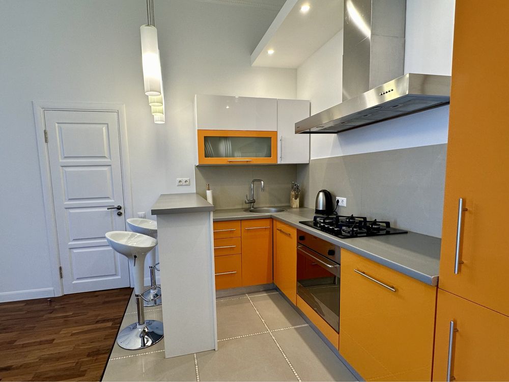 Heritage Building Apartment in Kyiv City Center